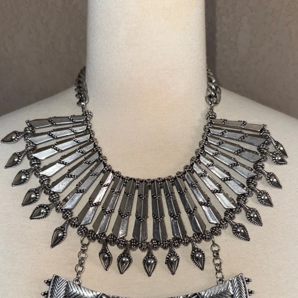 Stunning Tribal Large Statement Bib Necklace - Picture 7 of 12